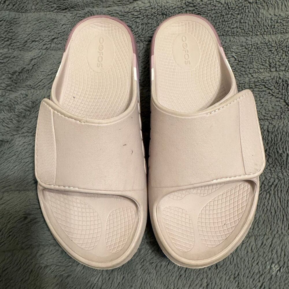 OOFOS OOahh Sport Flex Limited slides in the Orchid Rally colorway size 10